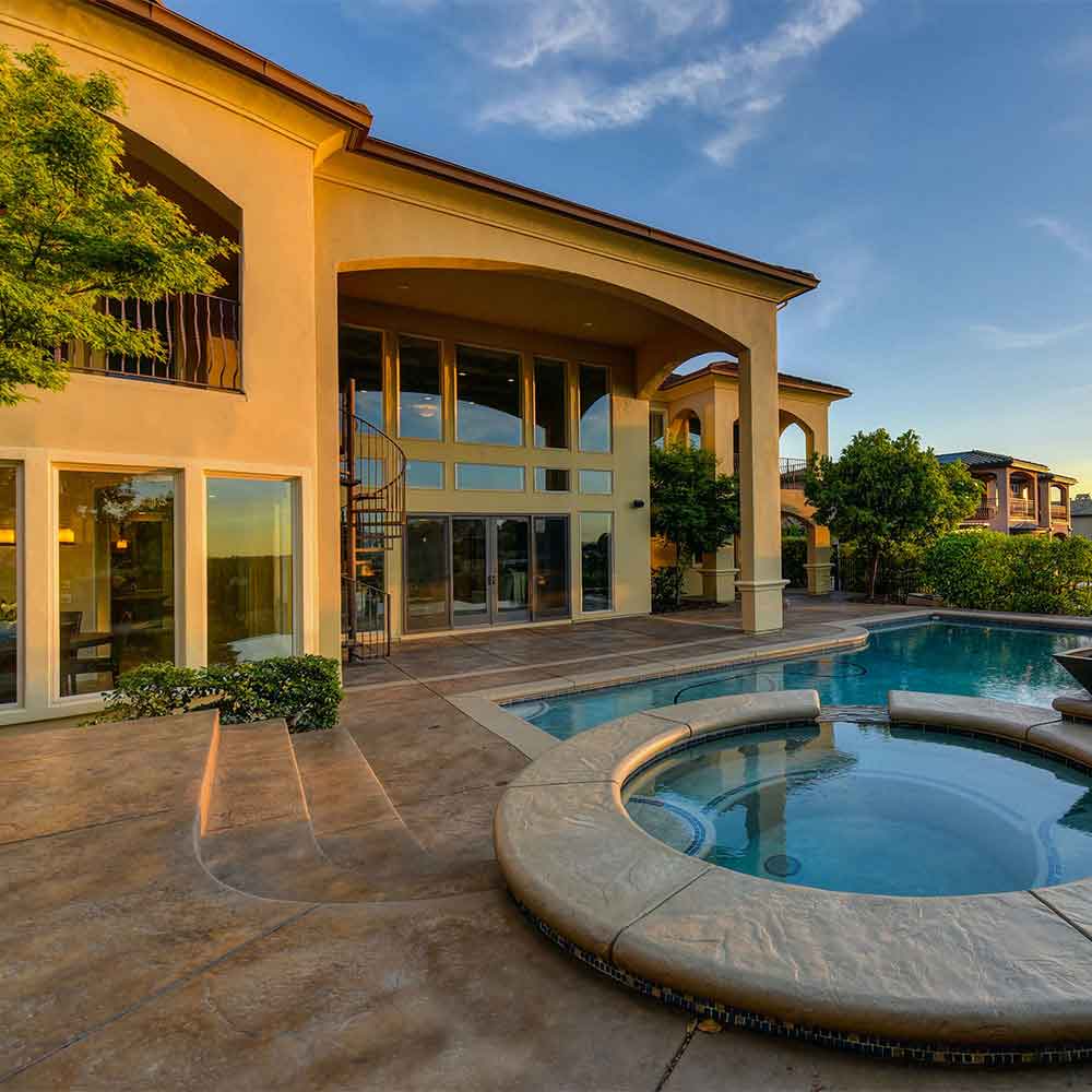 preciosa casa con piscina